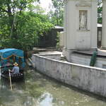 Covered gondola near the ampitheatre