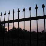 Sunset fence on the way to Kosciuszko's Mound