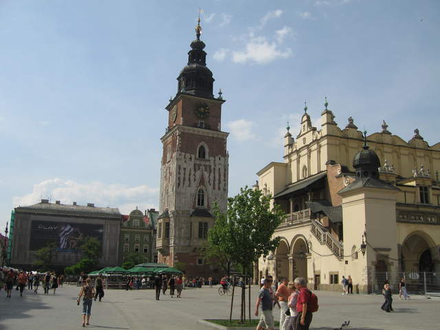 Wieża ratuszowa (Town Hall Tower) and the Sukkience (The Cloth Hall)