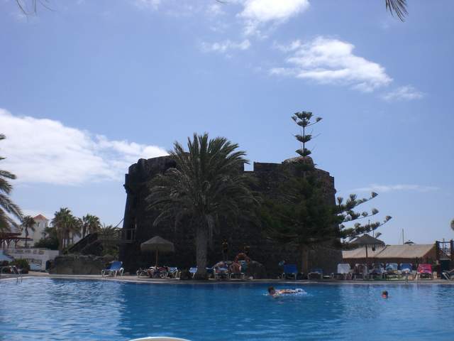 Pool and 'Castillo'