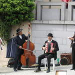 Buskers outside Prague Castle