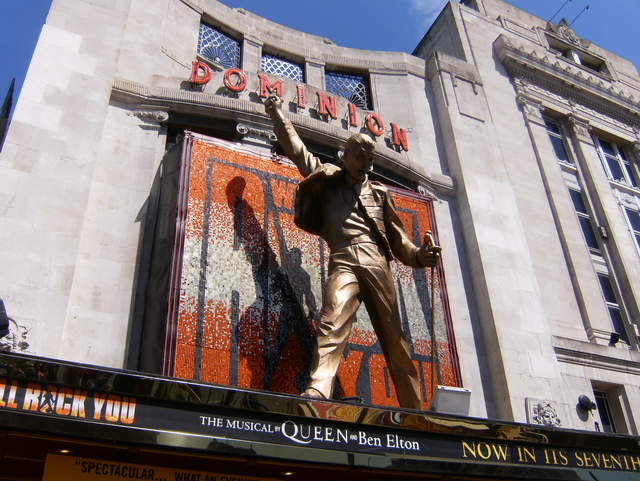 Queen - We Will Rock You, Tottenham Court Rd
