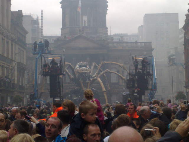 La Princesse and the crowds