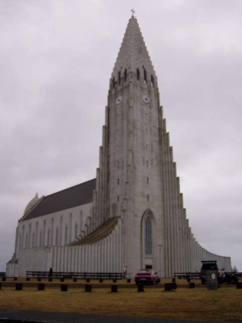 The front of Hallgrimskirkja Church