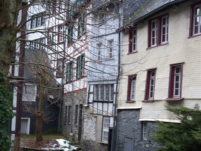 2008 097