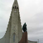 Statue of Leifur Eiriksson in front of Hallgrimskirkja Church