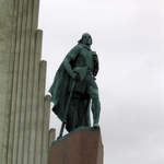 Statue of Leifur Eiriksson in front of Hallgrimskirkja Church