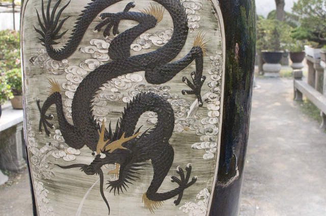 Giant ceramic pot in The Humble Administrator's Garden