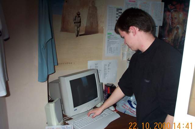 Robert Reardon fixing Ian's computer