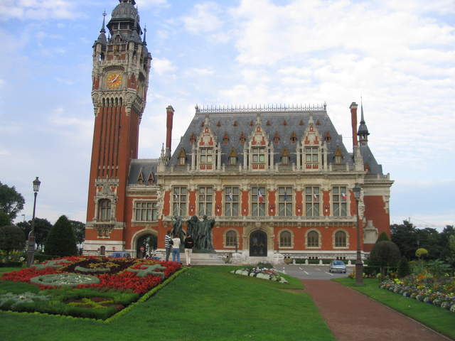 Calais town hall. Fancy innit.