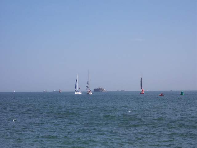100_0965.JPG
Samsung, Team Save The Children & Support Boat