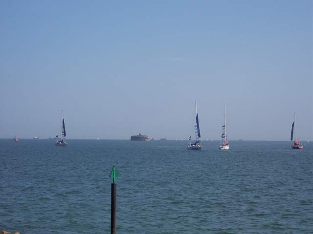 100_0967.JPG
Spirit of Sark, Samsung, Team Save the Children & Support Boat