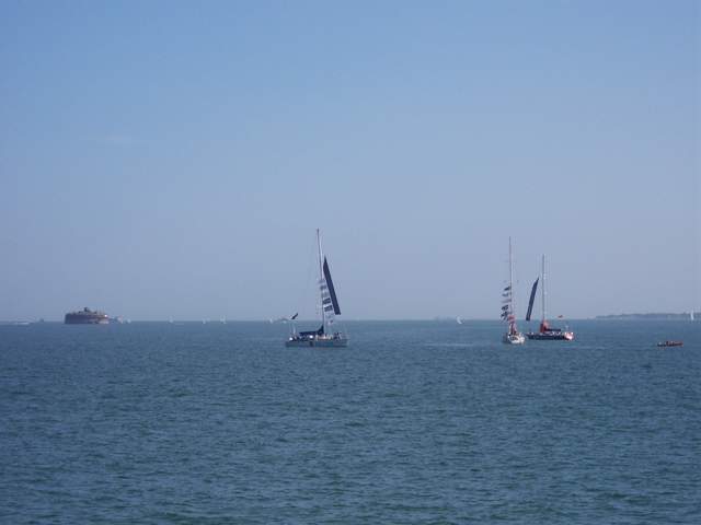 100_0971.JPG
Spirit of Sark, Team Save the Children & Support Boat