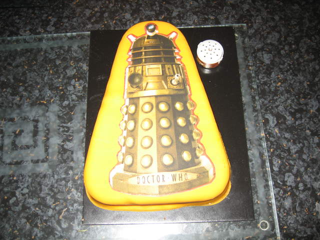 Dalek cake