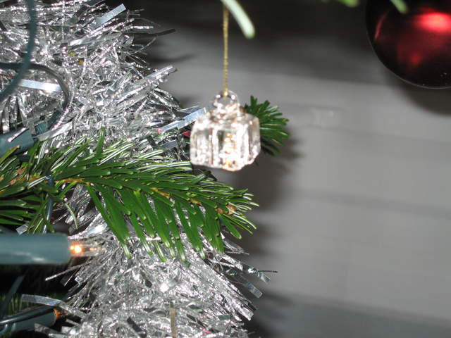 Glass present christmas tree decoration