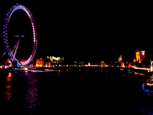 Millenium Wheel at night