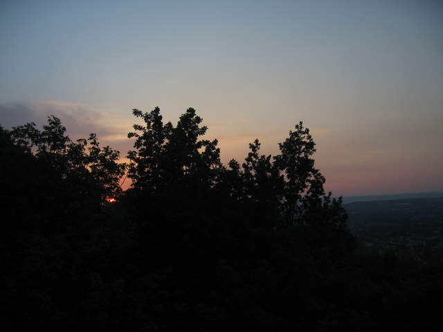 Sunset on the way to Kosciuszko's Mound