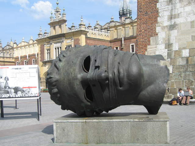 Market square sculpture