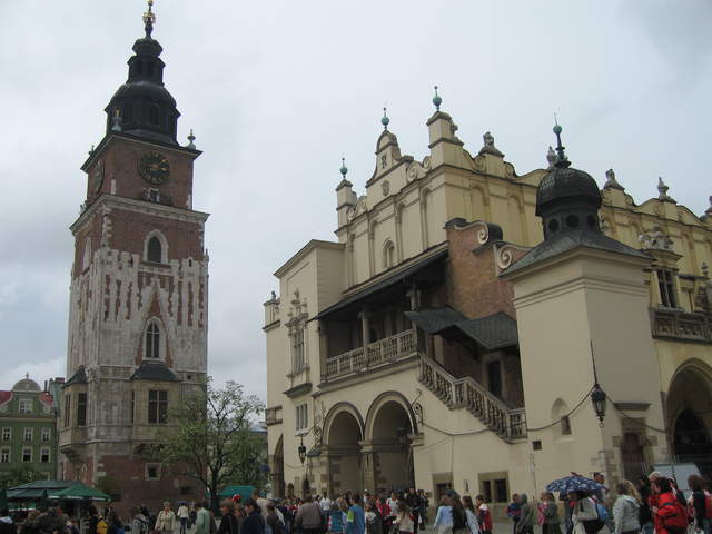 Wieża ratuszowa (Town Hall Tower) and the Sukkience (The Cloth Hall)