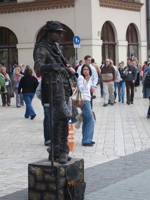 Living statue in the market square