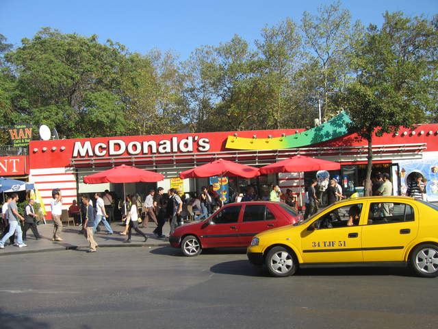 McDonalds in Taxsim Square