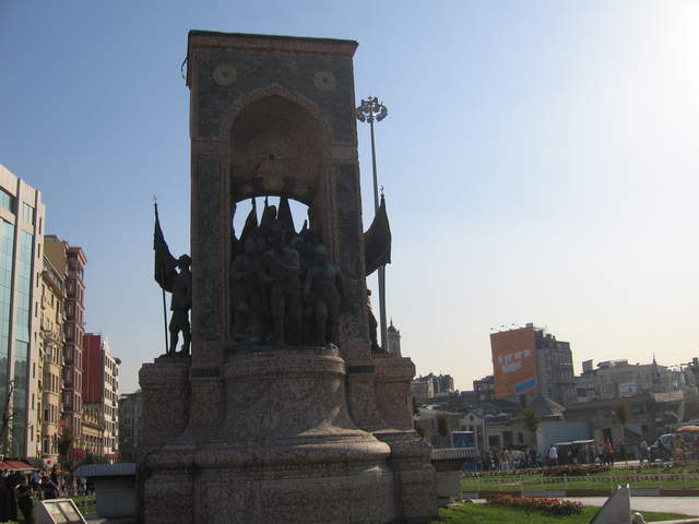 Statue in Taxsim Square