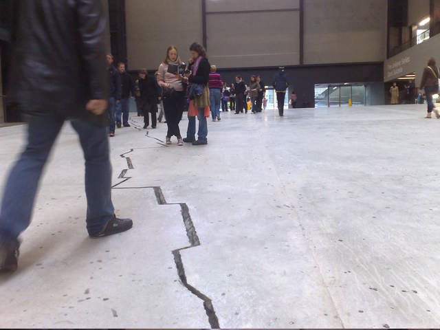Doris Salcedo, Shibboleth