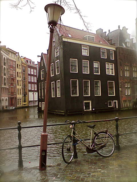 Amsterdam - Slanty lamp 2.jpg