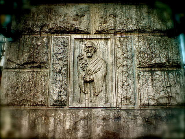Amsterdam - Wall scultpure.jpg