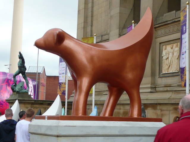 Monument to the Superlambanana