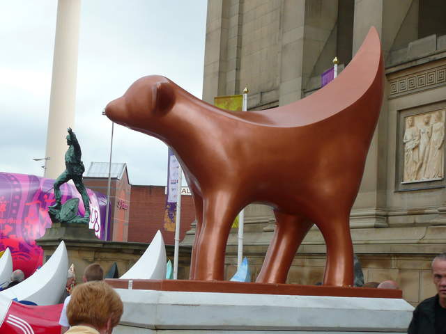 Monument to the Superlambanana