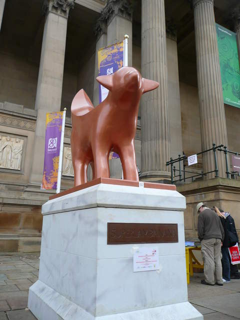 Monument to the Superlambanana