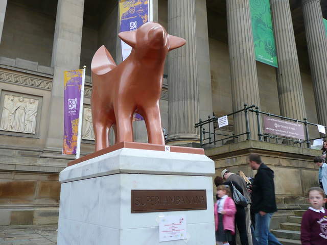 Monument to the Superlambanana