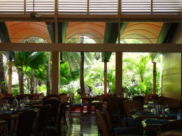 End of Garden dining room