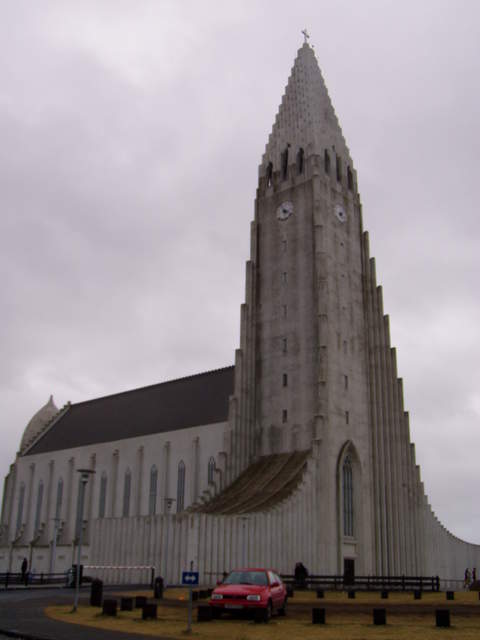 The front of Hallgrimskirkja Church