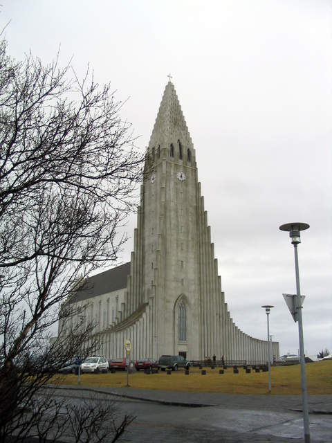 The front of Hallgrimskirkja Church