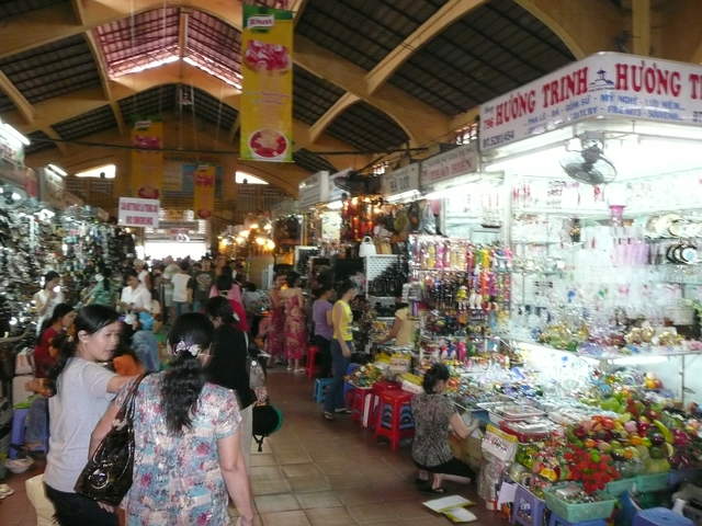 Inside Ben Thanh Market