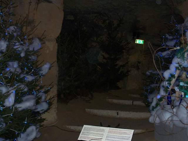 2008 042