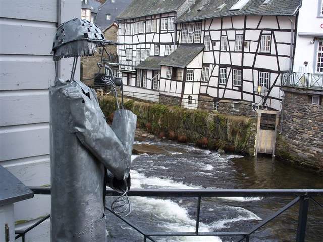 2008 105