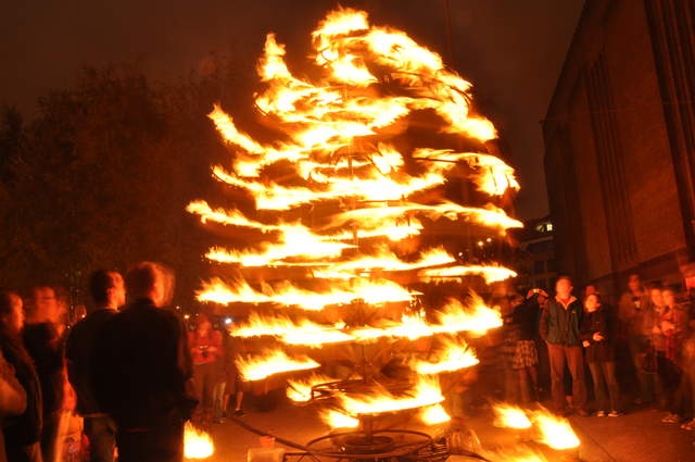 Spinning fire wheel