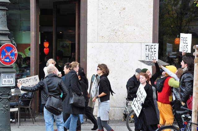 Free Hugs