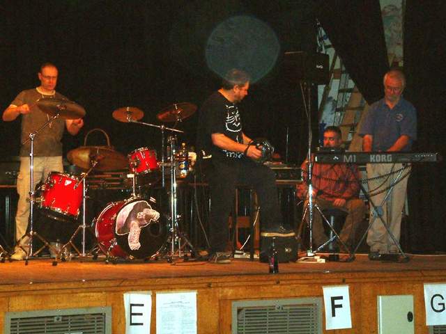 2005 010
